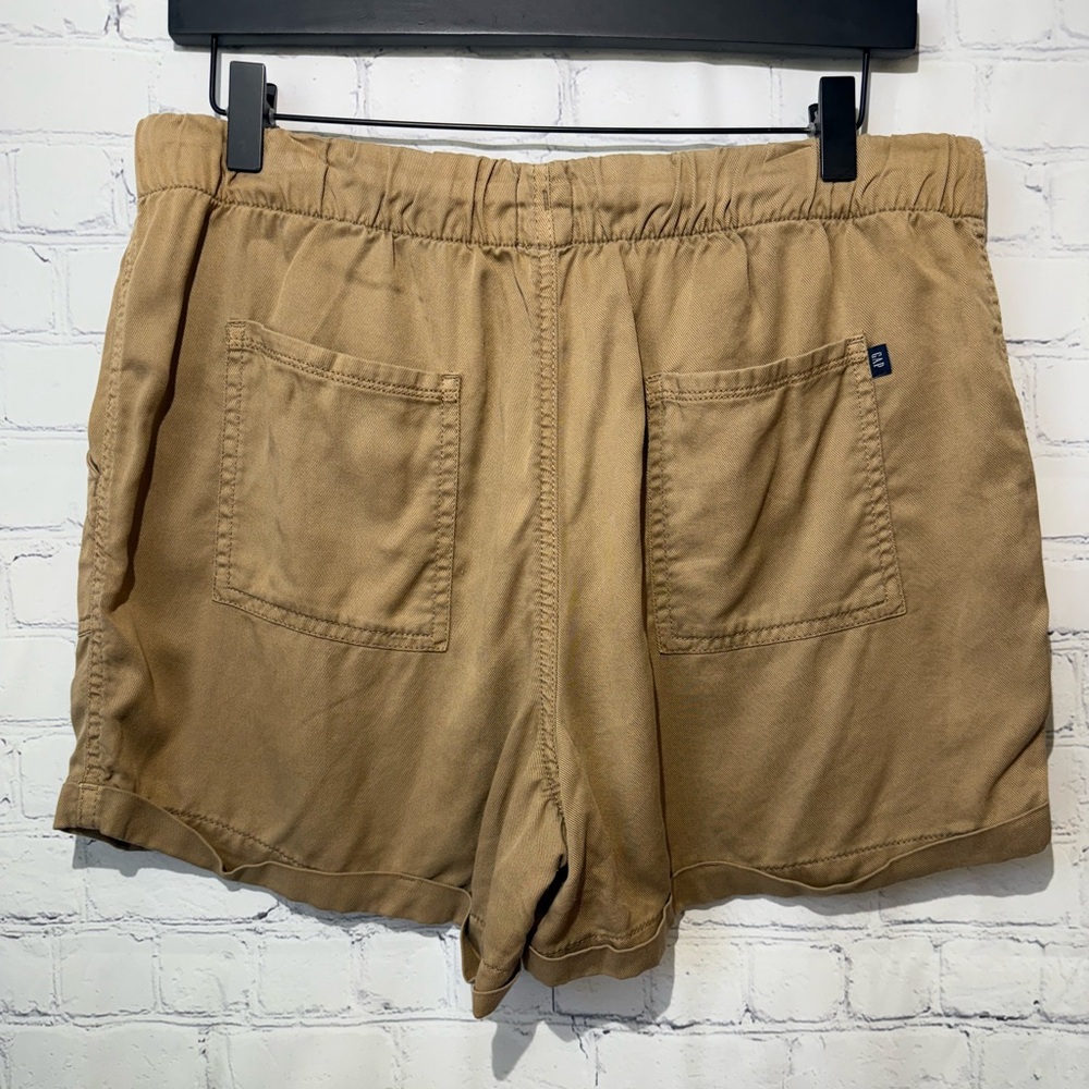 GAP size medium dark khaki women’s pull on shorts - Picture 2 of 8